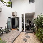 Area transisi dan akses dalam rumah Jagakarsa Jakarta Selatan